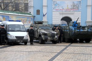 На улицы Киева вышли усиленные патрули