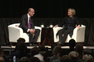 Хиллари Клинтон спародировала, как Путин разговаривает сам с собой