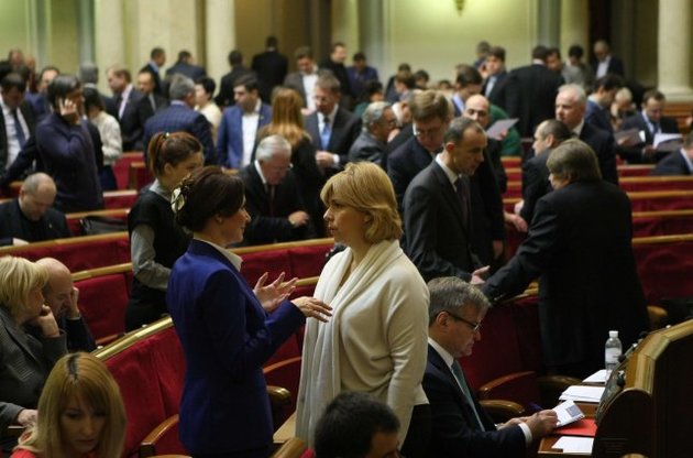Рада решила собраться на заседание по Донбассу во вторник, коалиция - в понедельник