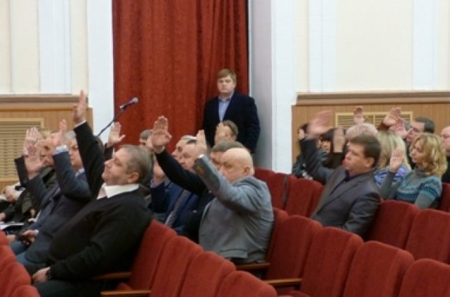 Горсовет Мариуполя объявил "ДНР" и "ЛНР" террористами
