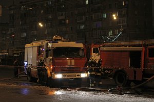 Понад 13 годин не можуть загасити пожежу в науковій бібліотеці в Москві