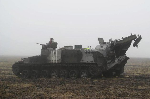 В зоне АТО за сутки погибло 15 украинских военных, еще 30 ранены – Полторак