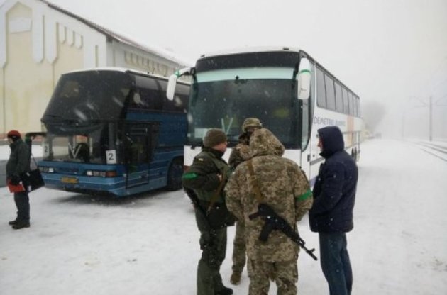 Из Донецкой области волонтеры за последние четыре дня вывезли 1872 человека