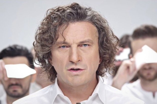 Накануне певец представил новый клип