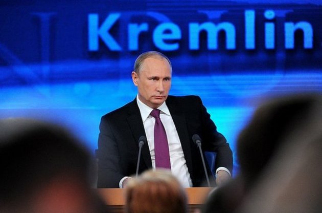 Путин отчаянно пытается сохранить видимость роста экономики - WSJ