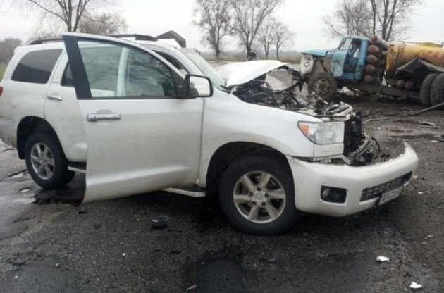 Авто Кузьменко на большой скорости врезалось в задний мост молоковоза