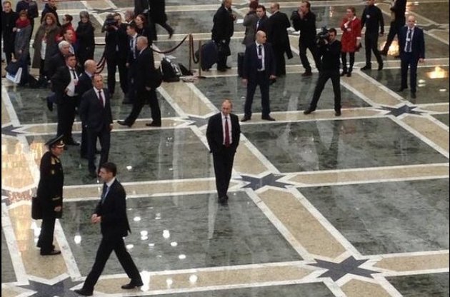 Путін у Мінську затягнув переговори на всю ніч, протискуючи потрібні йому варіанти