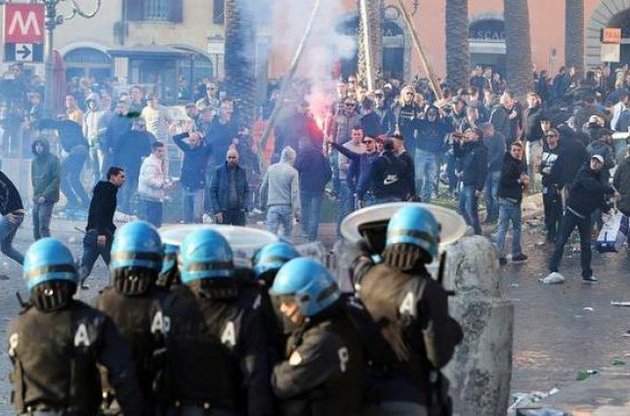 Власти Рима оценили беспорядки фанатов из Нидерландов почти в 3 миллиарда евро