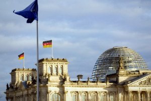 Парламент Германии одобрил продление помощи Греции до конца июня