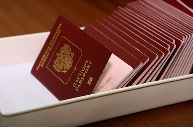 С 1 марта граждане России смогут въезжать в Украину только по загранпаспортам