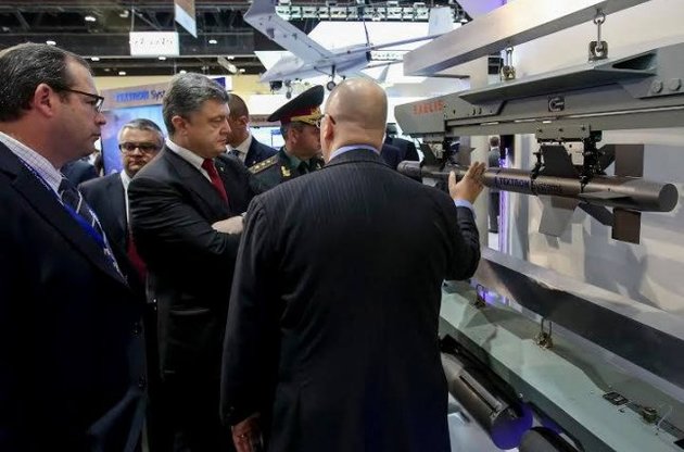 Порошенко на виставці зброї в ОАЕ
