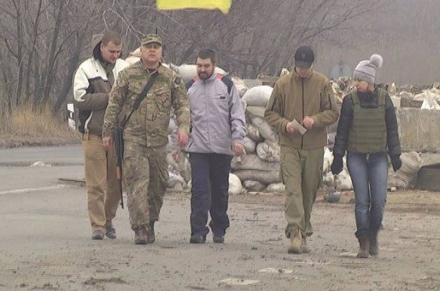 Освобождены из плена еще четверо украинских бойцов - Минобороны