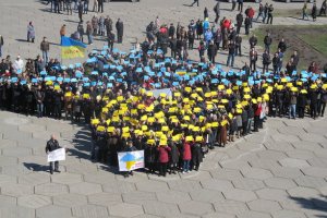 Понад дві третини українців вважають Крим територією України - опитування