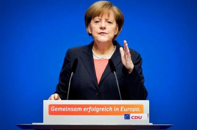 Меркель виступила за збереження санкцій проти Росії