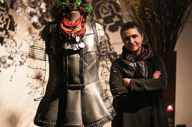 Украинский костюм…  из резиновых покрышек