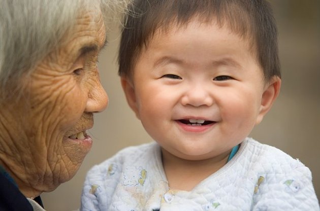 Китай може дозволити всім сім&#039;ям мати по дві дитини