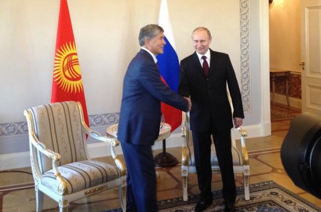 Появление Путина не дает ответа на вопрос, куда он исчезал