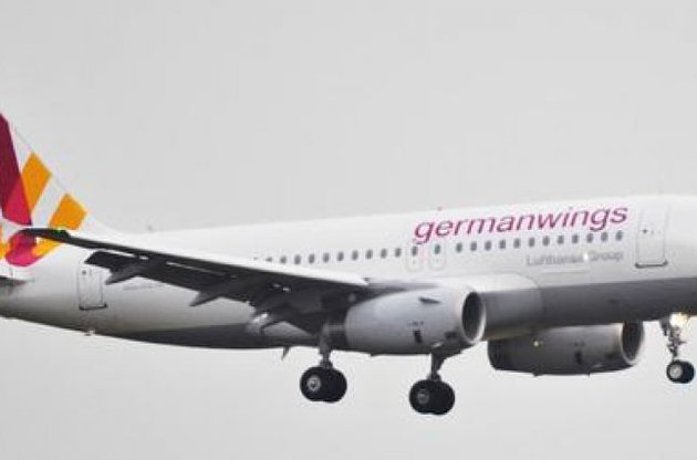 Належить Germanwings літак зазнав аварії у франції