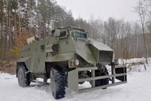 Британские бронеавтомобили SAXON оснастят танковыми пулеметами на киевском заводе