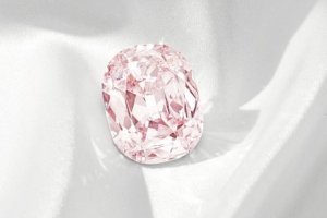 Christie's звинуватили в продажі краденого діаманта за $ 40 млн