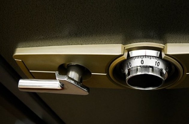 Банки поплатились рейтингом за планы Кабмина реструктуризировать госдолг