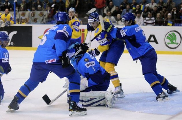 На чемпионате мира в 2011 году сборная Украины проиграла Казахстану в овертайме 2:3