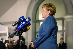 Меркель хоче будувати відносини з Путіним на основі Гельсінкських угод