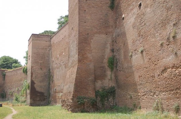 В Риме при строительстве метро найдена часть древней стены Аврелиана