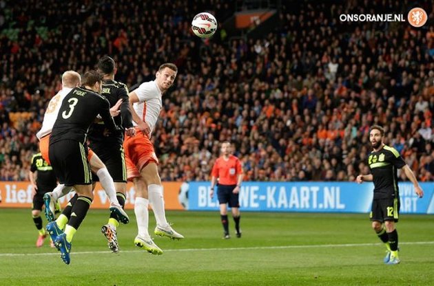 Голландці забили Іспанії два голи