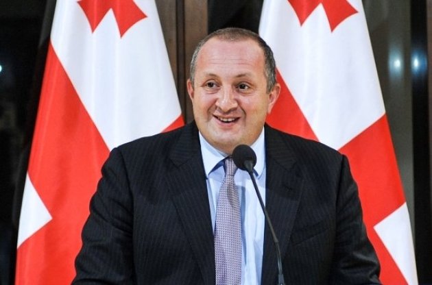 Президент Грузии не покинет пост президента, несмотря на открытое давление на него