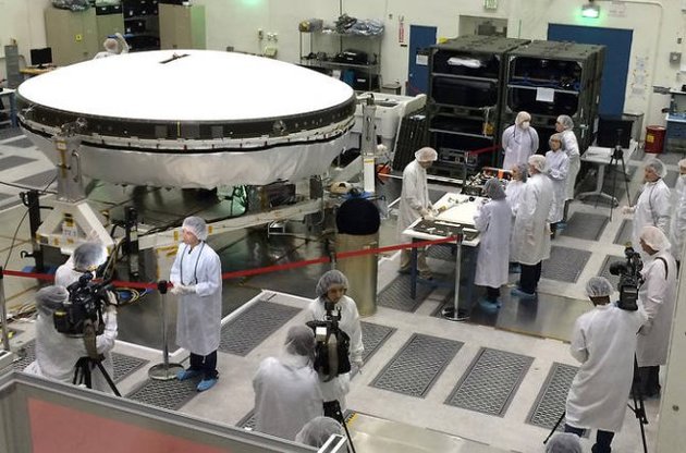 NASA протестирует "летающую тарелку" для посадки на Марс