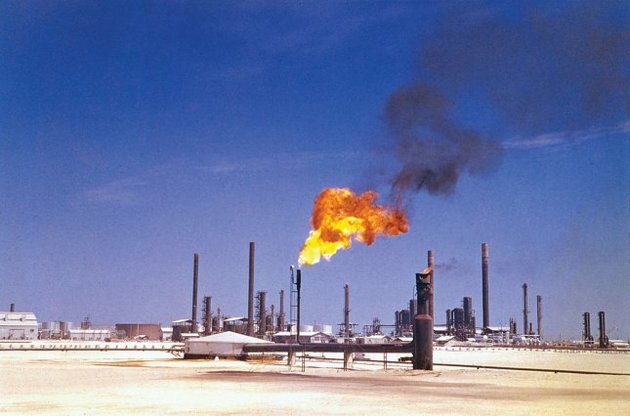 Объем поставок нефти стран ОПЕК в США упал до исторического минимума за 27 лет