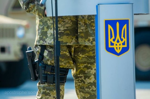 От Порошенко в суде требуют объявить военное положение