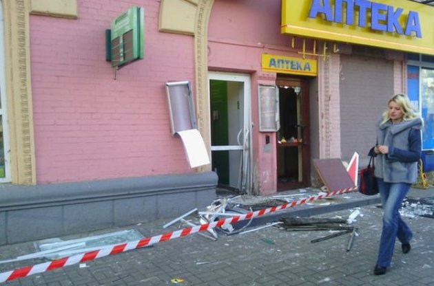 МВД квалифицировало взрыв у "Сбербанка России" в Киеве как теракт