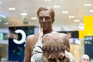 Англійці зробили з шоколаду пам'ятник зірці серіалу "Шерлок"
