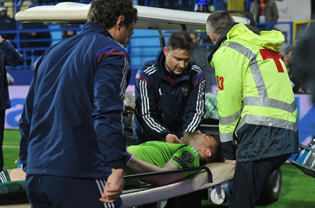 Ігор Акінфєєв постраждав від кинутого на поле фаєри