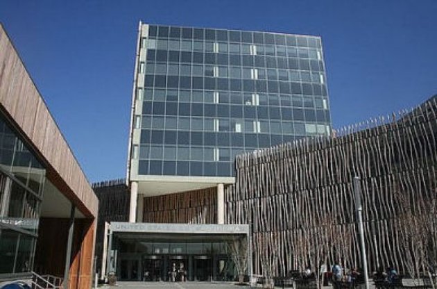 Мужчина выстрелил в охранника у здания Бюро и пытался скрыться