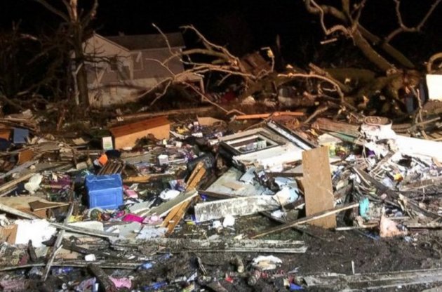 На США обрушился мощный торнадо: есть жертвы