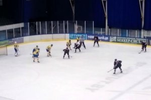 Сборная Украины по хоккею обменялась победами с белорусским "Гомелем"