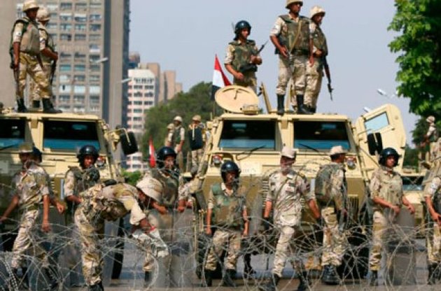 В Египте в результате атаки террористов погибло не менее 12 человек