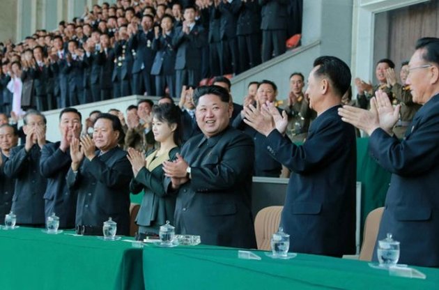 Жена лидера КНДР Ким Чен Ына впервые в этом году появилась на публике