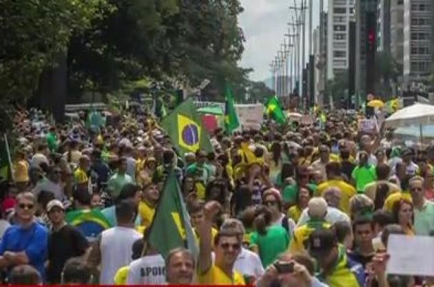 В Бразилии более 700 тысяч человек протестовали против президента