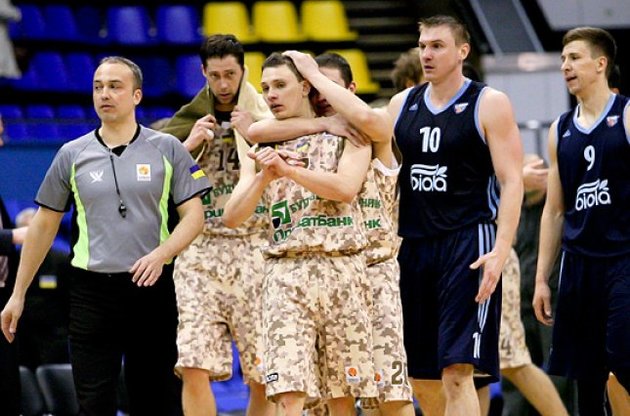 "Будівельник" обіграв "Дніпро" в додатковий час