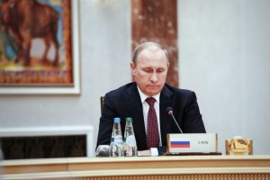 Путин готов пожертвовать доходами России в обмен на политическое влияние на Иран - Bloomberg