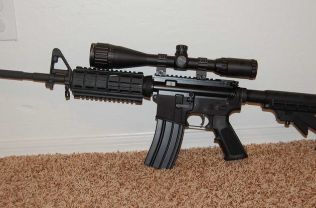 Зловмисники намагалися гвинтівку AR-15
