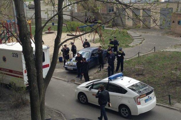 У Києві вбито журналіст Олесь Бузина біля власного будинку по вул. Дегтярівська