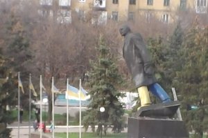 В Краматорске снесли памятник Ленину