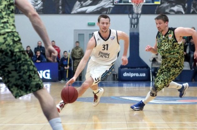 Зусиль Олександра Мишулы (з м&#039;ячем) не вистачило, щоб здолати &quot;Будівельник&quot;