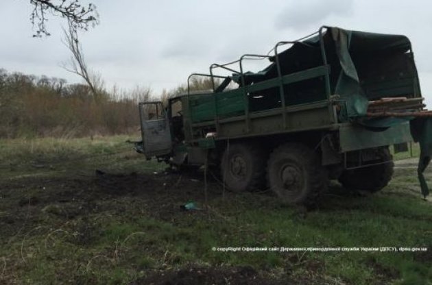 Двоє прикордонників поранені після підриву на фугасі в Луганській області