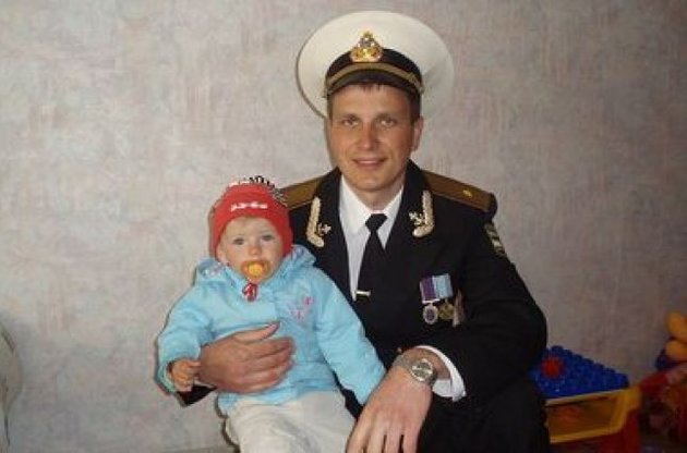 Российскому солдату, застрелившему украинского офицера в Крыму, дали два года тюрьмы